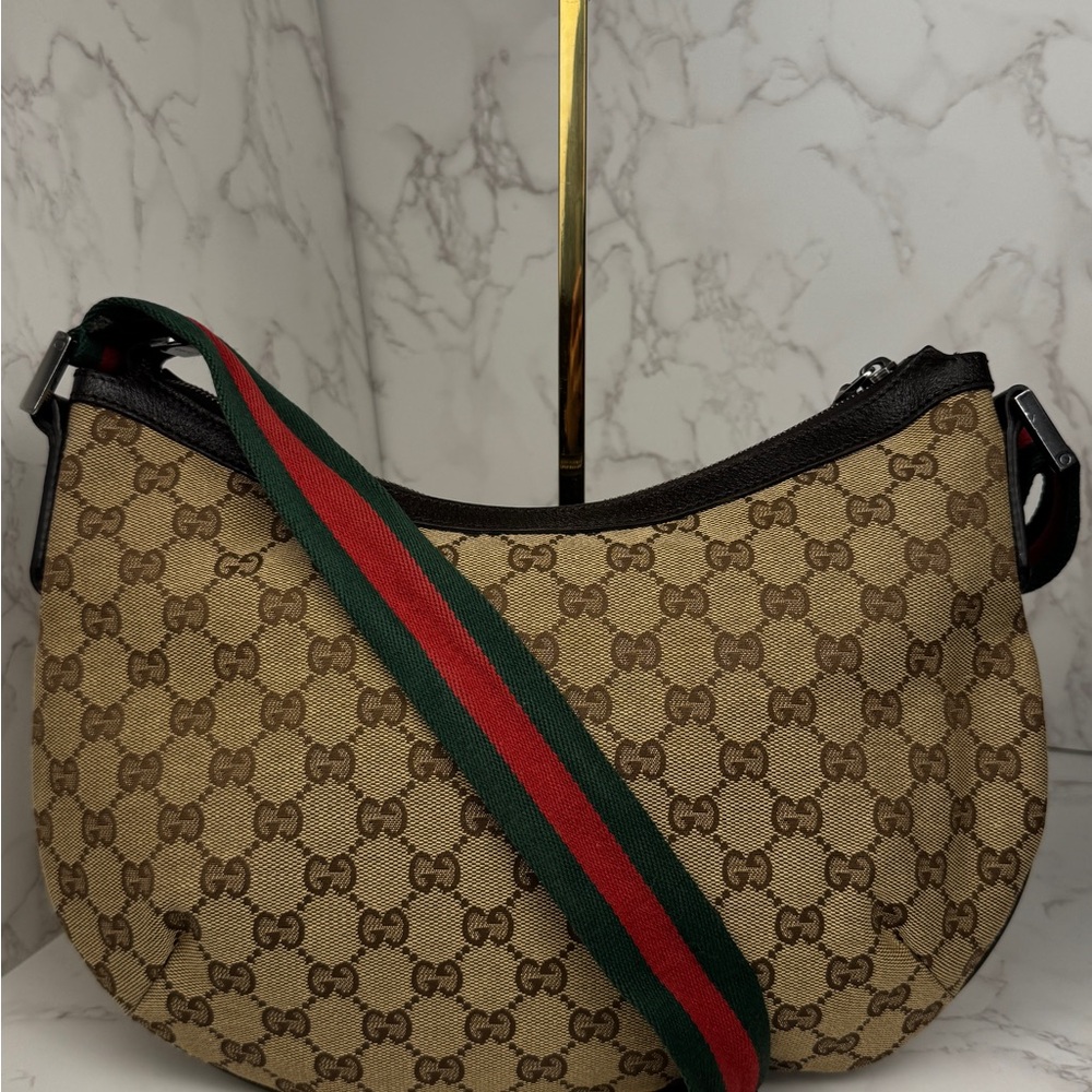 Gucci Beige Monogram Bag with Red and Green Strap - Picture 3 of 16